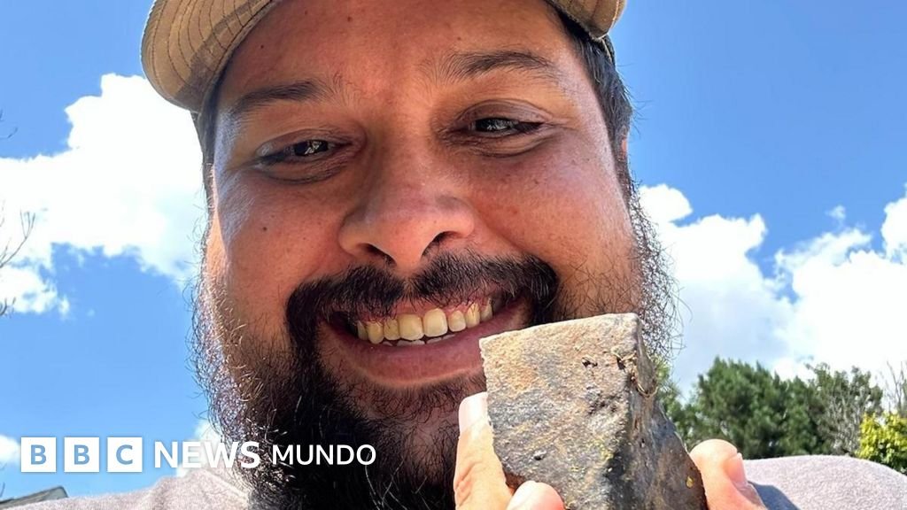 Cuando algo cae del cielo, es el momento de actuar: el lucrativo mundo de los cazadores de meteoritos que generan miles de dólares