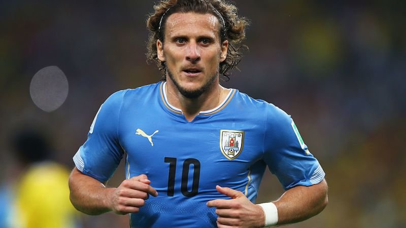 Diego Forlán, el exfutbolista, inicia su carrera en el tenis profesional