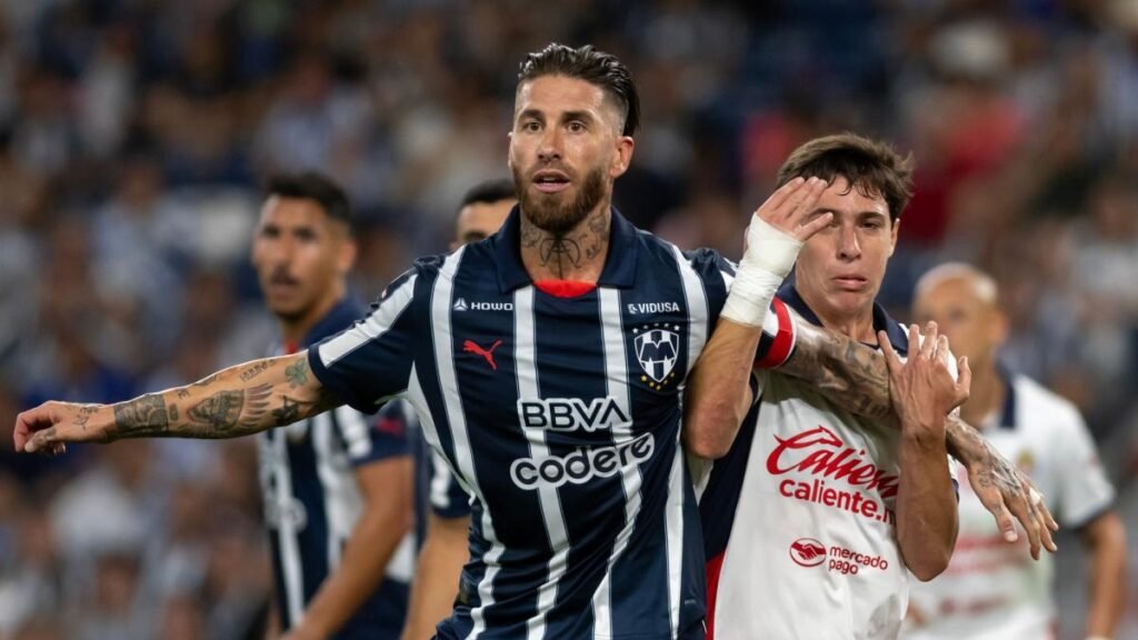 El Rayados de Sergio Ramos supera al Chivas y respira en el Clausura mexicano: "Era necesario ganar y lo conseguimos"