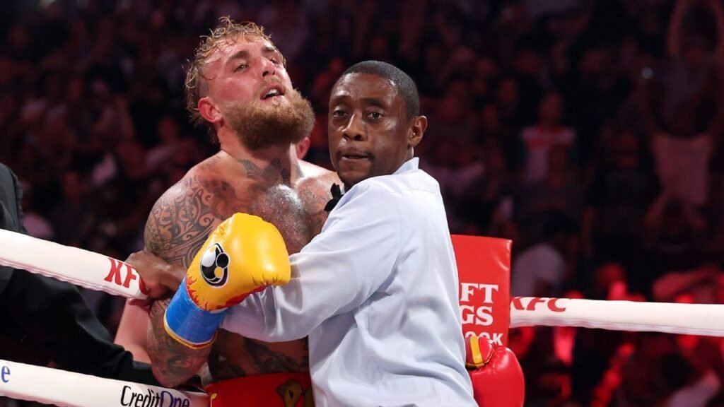 En la adversidad, Joshua enseña a Paul que el boxeo es cosa seria