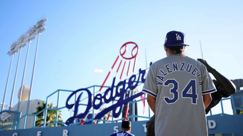 Fernando Valenzuela encantó a los aficionados de los Dodgers y Yankees con su presencia