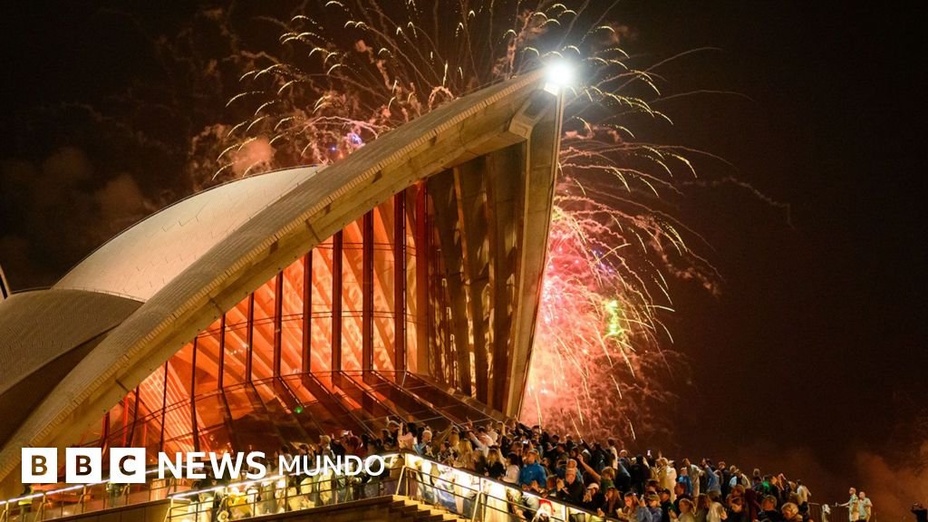 Las fotos que capturan la fiesta de Año Nuevo en diferentes rincones del mundo