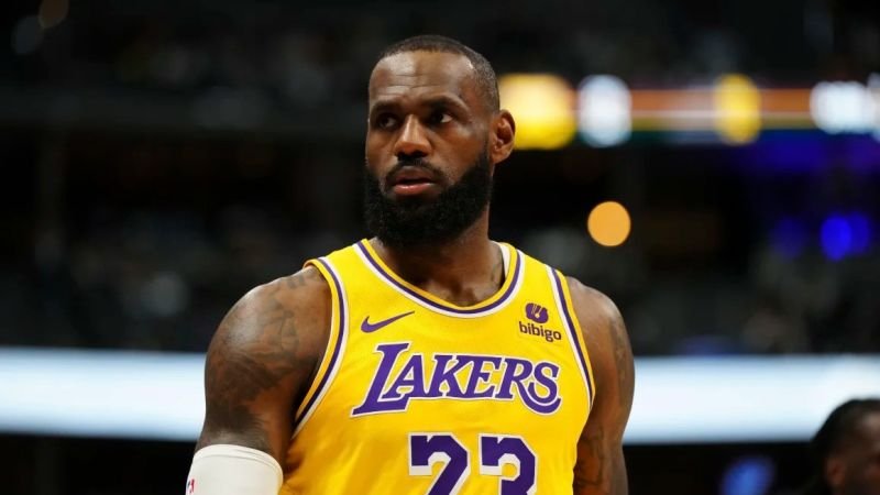 LeBron James apoya a Kamala Harris en su batalla presidencial contra Trump