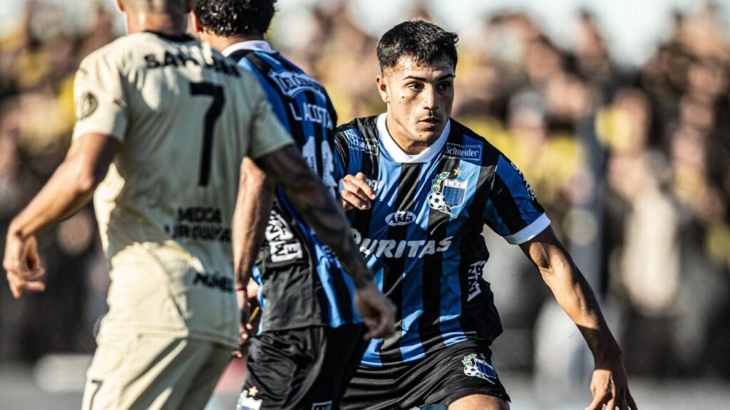 León da la bienvenida a Nicolás Vallejo en su nuevo equipo