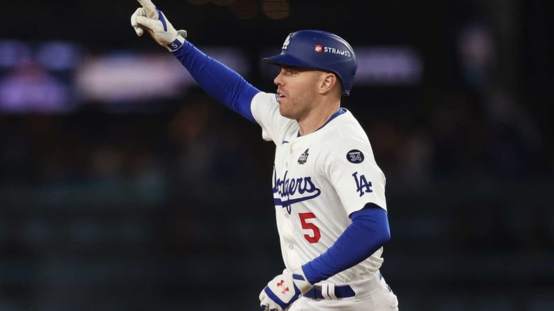 Los seguidores celebraron la triunfo de los Dodgers en la Serie Mundial.