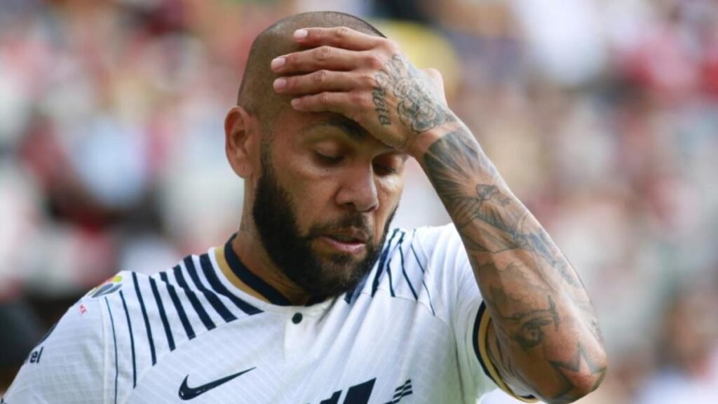 Pumas de México presenta una demanda contra Dani Alves en el TAS por violación de contrato