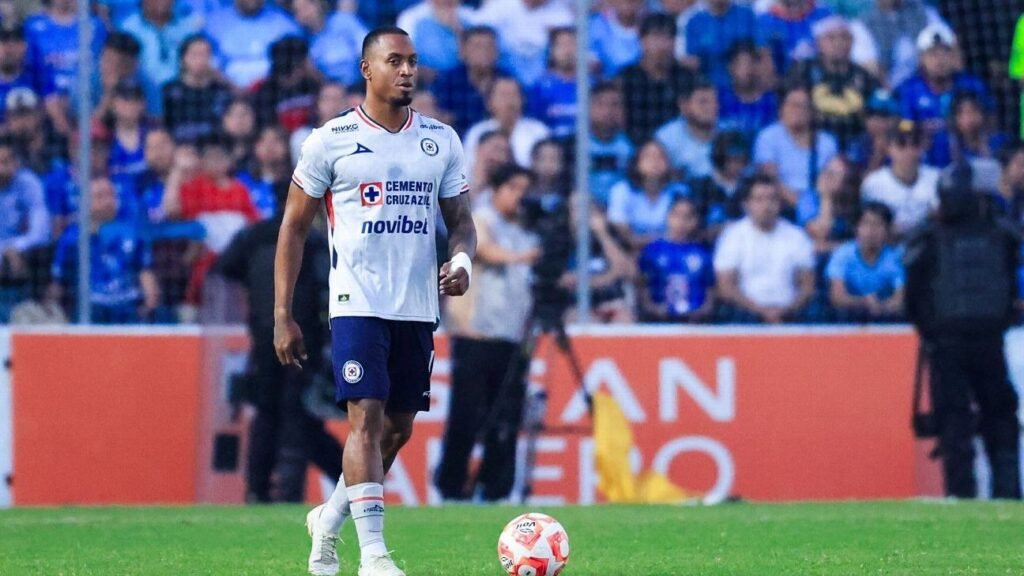 Cruz Azul sufre una derrota en su primer partido de preparación