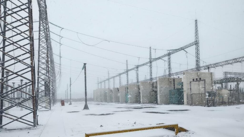 Sener y CFE vigilantes ante la tormenta invernal "Fern"