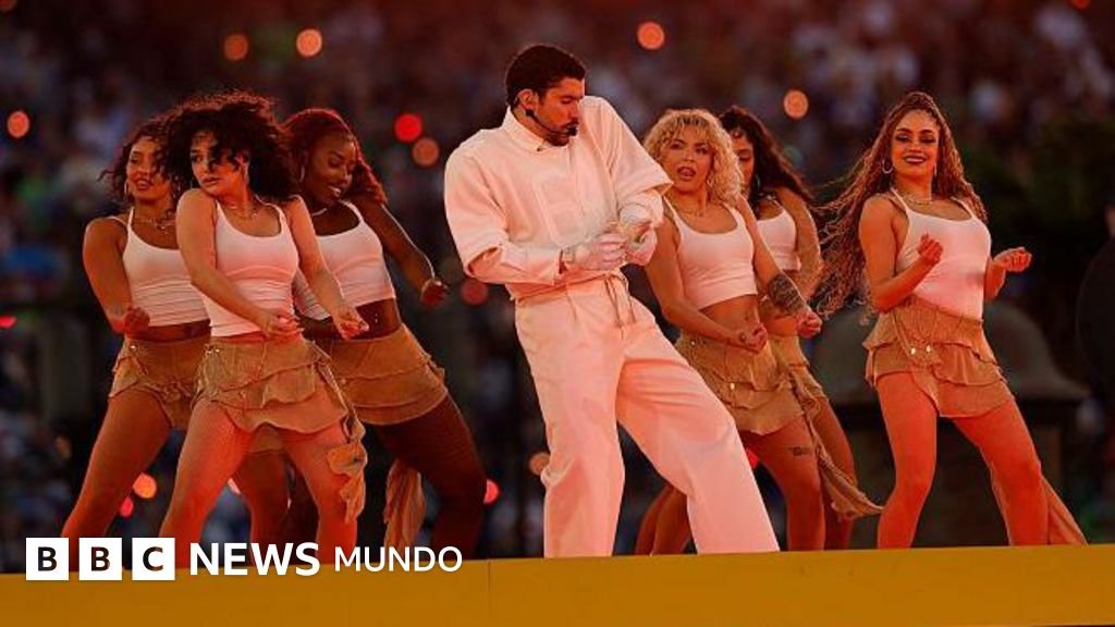 Las contundentes críticas de Trump al espectáculo de Bad Bunny en el Super Bowl: 'Nadie entiende lo que dice'