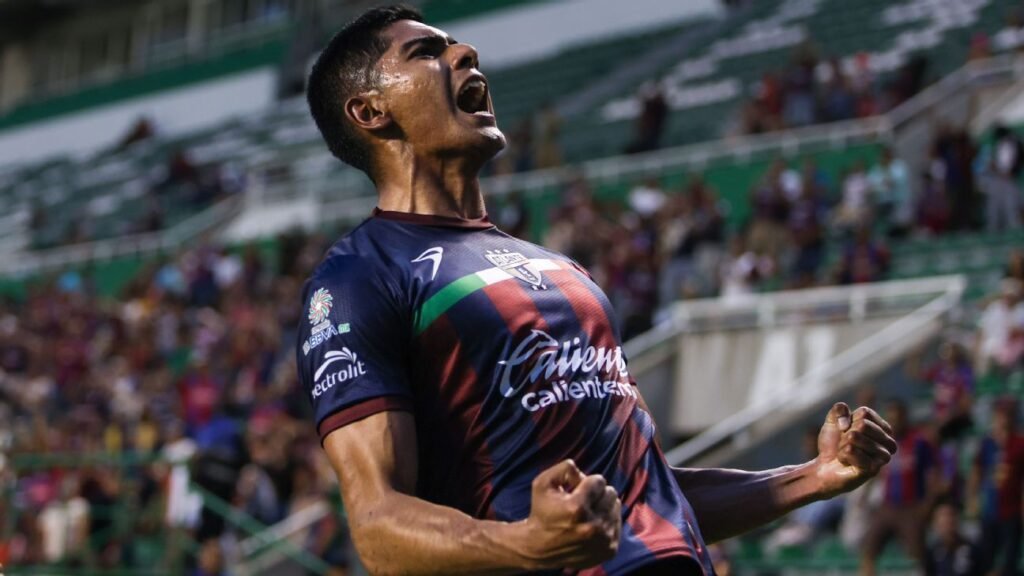 ¿Quién es Francisco Reyes, el nuevo fichaje de Tigres que aún no ha jugado?