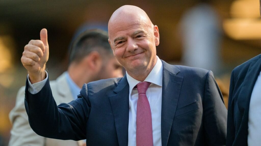 Infantino elogia a México por sus Mundiales de 1970 y 1986