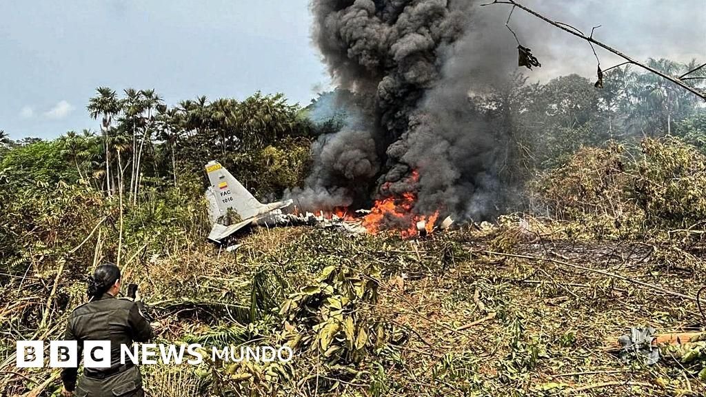 Un trágico accidente: 68 muertos en el choque de un avión de la Fuerza Aérea Colombiana con 127 personas a bordo en el sur del país