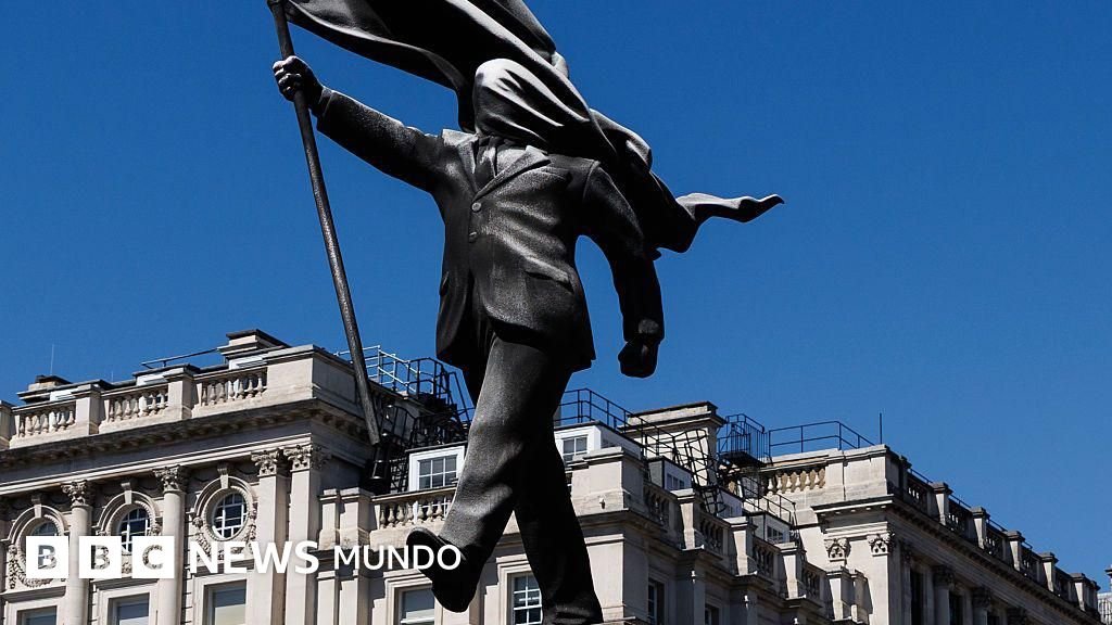 La enigmática estatua de Banksy que irrumpió inesperadamente en el corazón de Londres