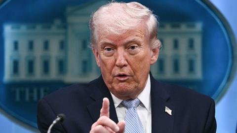 Trump advierte que "una civilización entera podría perecer esta noche" si Irán no logra un acuerdo para reabrir el estrecho de Ormuz.