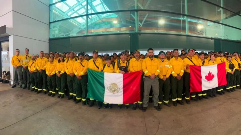 Canadá recibe a un cuarto contingente de México para combatir incendios forestales