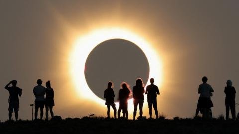 El impresionante eclipse solar total que deslumbró a Europa