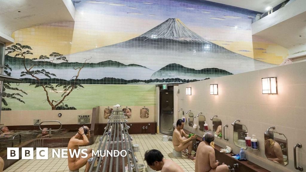Mi vivencia en la casa de baños nudista que captura la esencia de Tokio