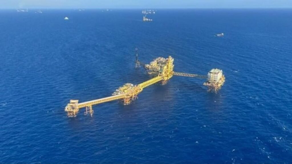 Pemex reporta progreso en la reparación del ducto marino en el campo Ek-Balam tras la fuga