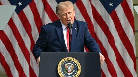 Trump reflexiona sobre los 25 años del 11-S: 'Luchamos porque no tenemos otra opción'