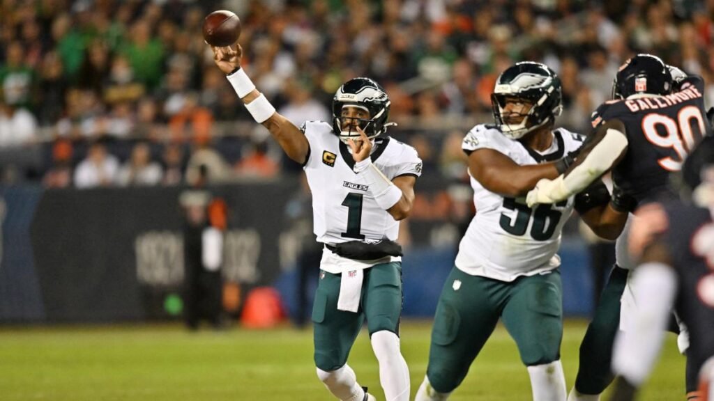 Jalen Hurts se une a la lista de lesionados: la temporada de los Philadelphia Eagles se torna complicada en la NFL