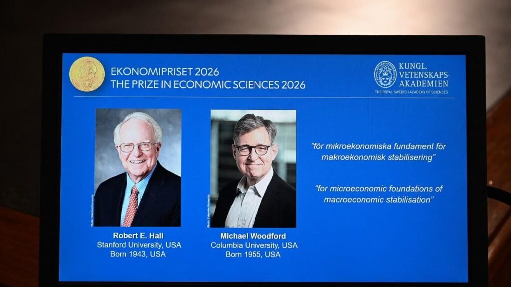 Michael Woodford y Robert Hall reciben el Premio Nobel de Economía