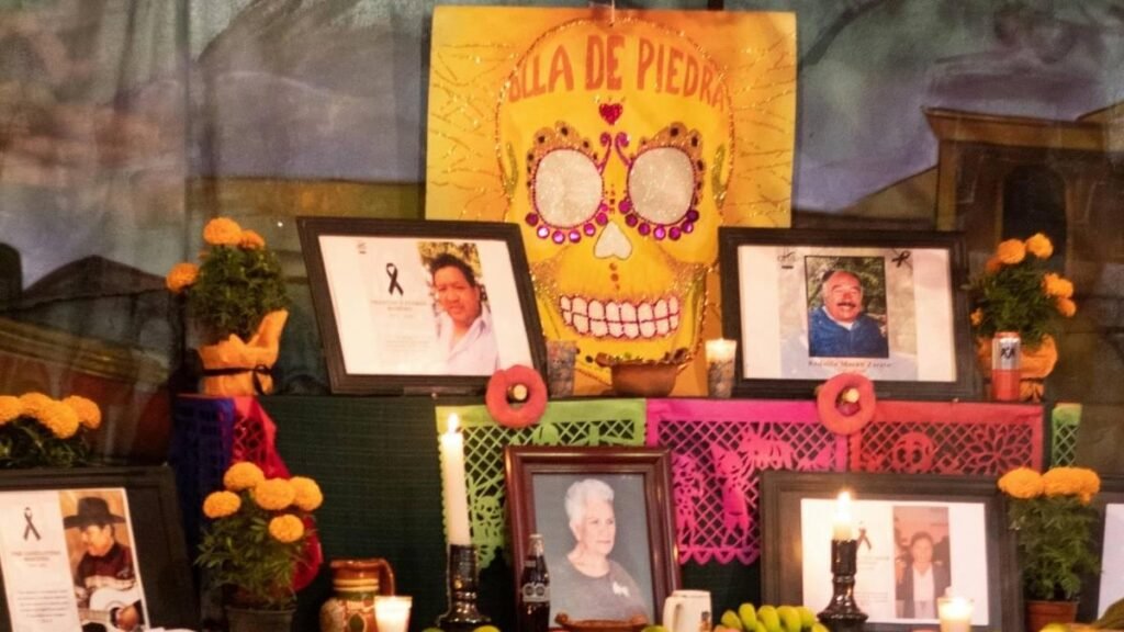 ¿Cuántos niveles debe tener una ofrenda de Día de Muertos y qué simbolizan?